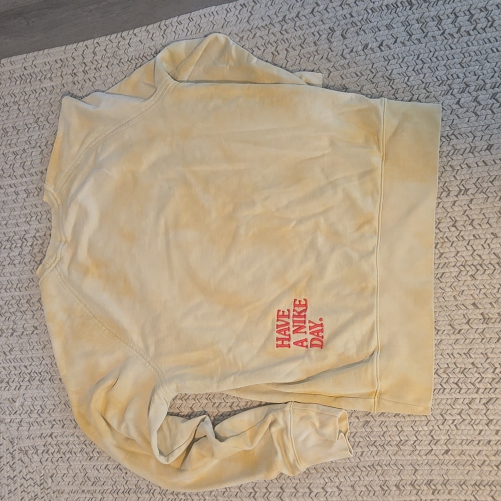 Nike Cream And Yellow Daisy Have A Nice Day Sweatshirt - Picture 4 of 4